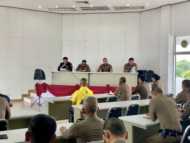 ประชุมประจำเดือน สภ.พุนพิน ประจำเดือน ตุลาคม 2568วันที่ 18 ตุลาคม 2568 เวลา 10.00 น.ณ ห้องประชุม ชั้น 4 สภ.พุนพิน