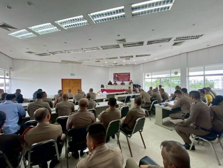 ประชุมประจำเดือน สภ.พุนพิน ประจำเดือน ธันวาคม 2568วันที่ 26 ธันวาคม 2568 เวลา 14.00 น.ณ ห้องประชุม ชั้น 4 สภ.พุนพิน